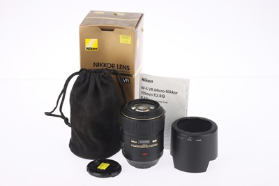 Lot 444 - A Nikon AF-S Micro Nikkor D f/2.8 G IF-ED105mm VR Lens