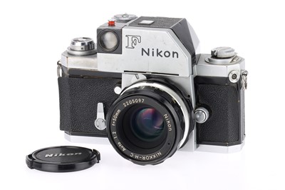 Lot 39 - A Nikon F Photomic SLR Camera Outfit