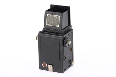 Lot 167 - A Voigtlander Brilliant TLR Film Camera