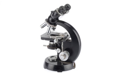 Lot 736 - Carl Zeiss Trinocular Microscope