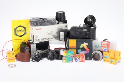 Lot 595 - A Collection of Camera Accessories and Extras