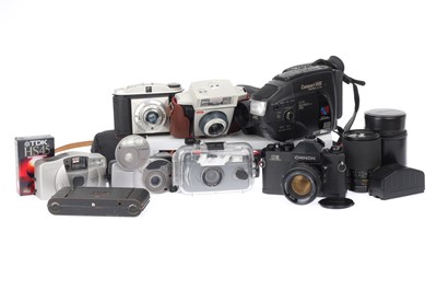 Lot 235 - A Mixed Tray of Various Cameras