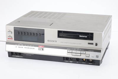 Lot 895 - A Sony SL-C6UB Betamax Recorder & Player