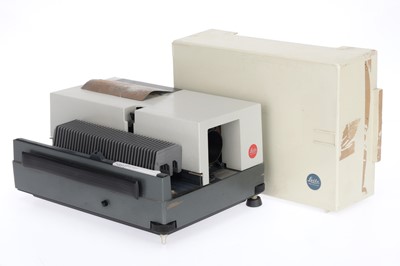 Lot 654 - A Leitz Pradovit Color 35mm Slide Projector