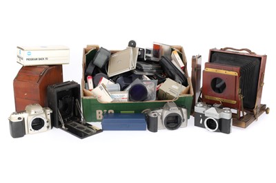 Lot 232 - A Mixed Selection of Cameras and Photographica