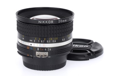 Lot 326 - A Nikon Nikkor f/2.8 20mm Ai Camera Lens