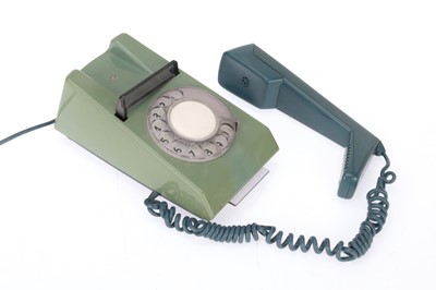 Lot 827 - A Telephone 722F "Trimphone"