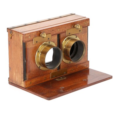 Lot 189 - An Unmarked Stereo Camera