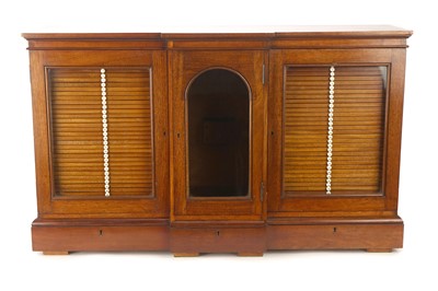 Lot 361 - Substantial Microscope & Microscope Slide Cabinet