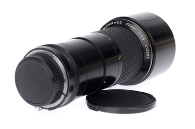 Lot 316 - A Nikon *ED Nikkor f/4.5 300mm Ais Lens