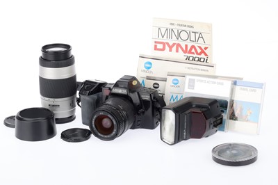 Lot 95 - A Minolta Maxxum 7000i Camera Outfit