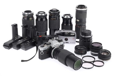 Lot 65 - A Tray of Various Cameras and Lenses