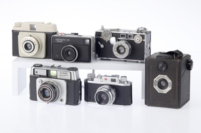 Lot 220 - A Mixed Group of Cameras