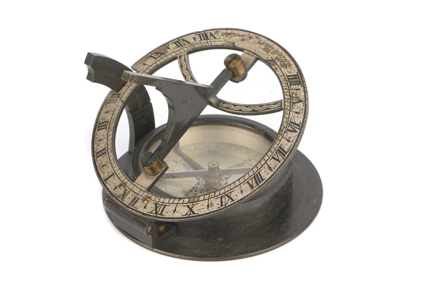 Lot 386 - A Pocket Compass Sundial