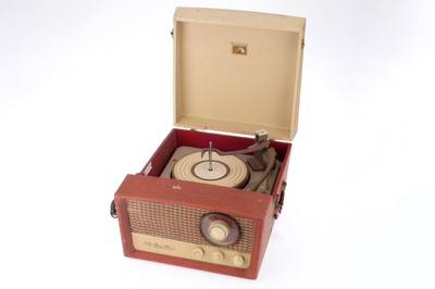 Lot 829 - A HMV Model 2011 Radiogram