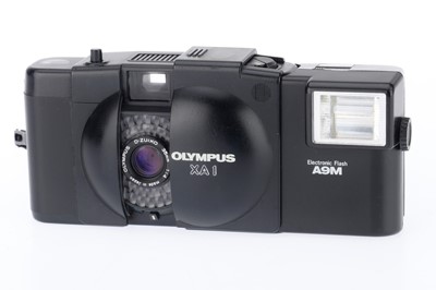 Lot 117 - An Olympus XA1 Viewfinder Camera