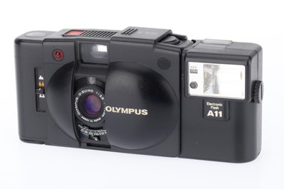 Lot 118 - An Olympus XA2 Viewfinder Camera