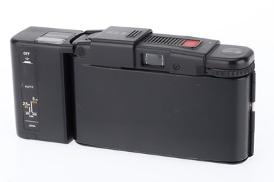 Lot 118 - An Olympus XA2 Viewfinder Camera