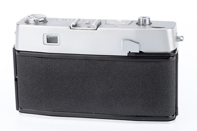 Lot 61 - A Petri 7S Rangefinder Camera