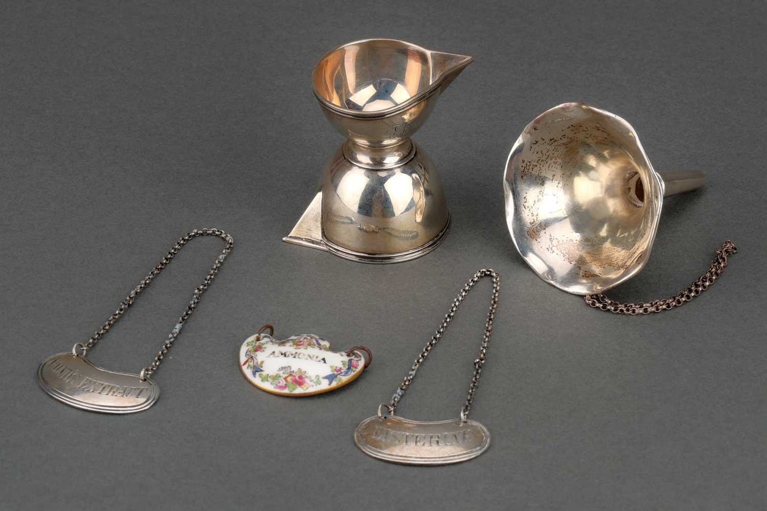 Lot 163 - A George III Double-Ended Spouted Measure