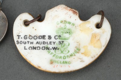 Lot 163 - A George III Double-Ended Spouted Measure