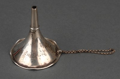 Lot 163 - A George III Double-Ended Spouted Measure