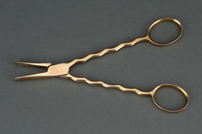 Lot 164 - Unusual George III Silver Gilt Needle Forceps