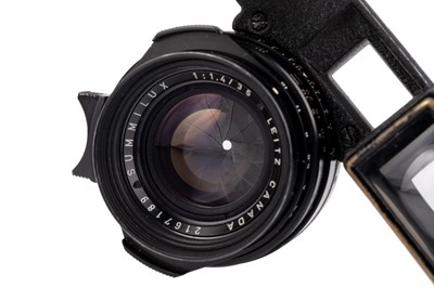 Lot 55 - A Leitz Summilux f/1.4 35mm Lens