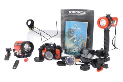 Lot 17 - A Comprehensive Nikonos V Camera Outfit