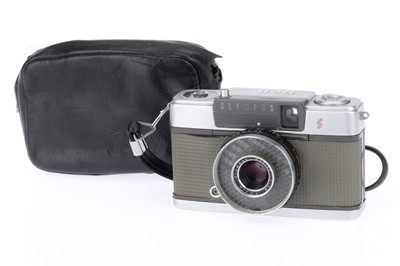 Lot 113 - An Olympus Pen EE 35mm Half Frame Camera