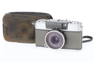 Lot 127 - An Olympus Pen EE-2 35mm Half Frame Camera