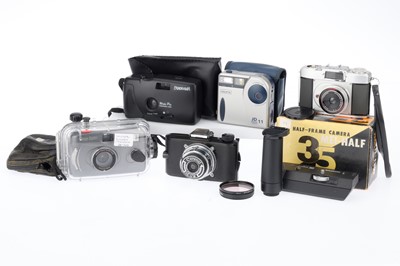 Lot 237 - A Group of 35mm Compact Cameras