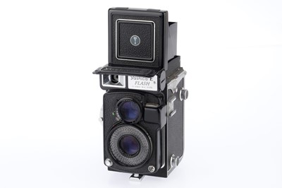 Lot 159 - A Yashica E-Flash TLR Camera