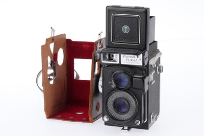 Lot 159 - A Yashica E-Flash TLR Camera