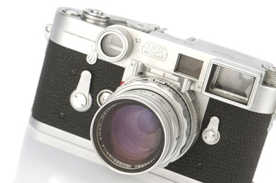 Lot 45 - A Leica M3 DS Rangefinder Camera