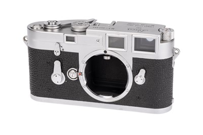 Lot 32 - A Leica M3 SS Rangefinder Camera Body