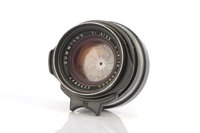 Lot 60 - A Leitz Summilux f/1.4 35mm Lens