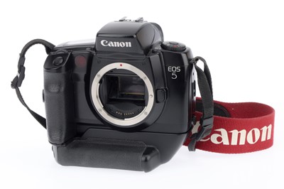 Lot 40 - A Canon EOS5 35mm Camera