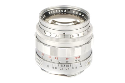 Lot 64 - A Leitz Summilux f/1.4 50mm Lens