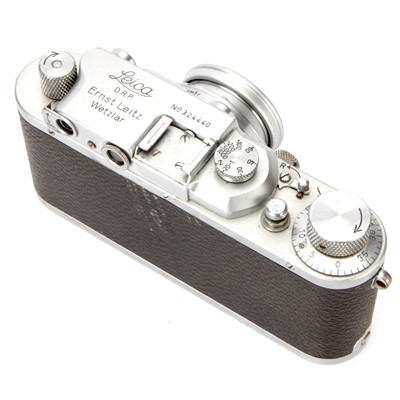 Lot 2 - A Leica IIIa Rangefinder Camera