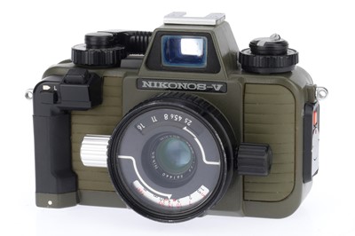 Lot 248 - A Nikonos V Underwater SLR Camera