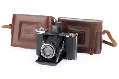 Lot 154 - A Zeiss Ikon Ikonta 521/16 Folding Camera