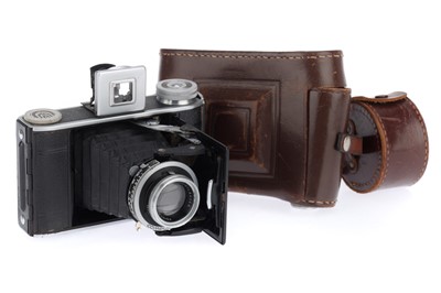 Lot 155 - A Voigtlander Bessa 66 Folding Camera