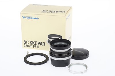 Lot 340 - A Voigtlander SC Skopar f/3.5 28mm lens