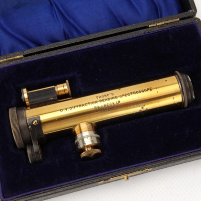 Lot 125 - Thorp's Direct Vision Diffraction Reading Spectroscope