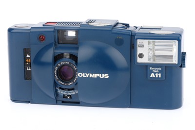 Lot 84 - An Olympus XA2 Compact Viewfinder Camera