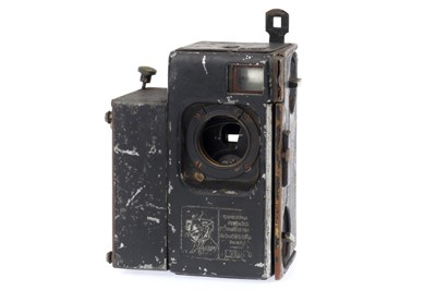 Lot 138 - A Debrie Sept First Model Camera