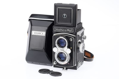 Lot 118 - A Yashica-Mat Medium Format TLR Camera