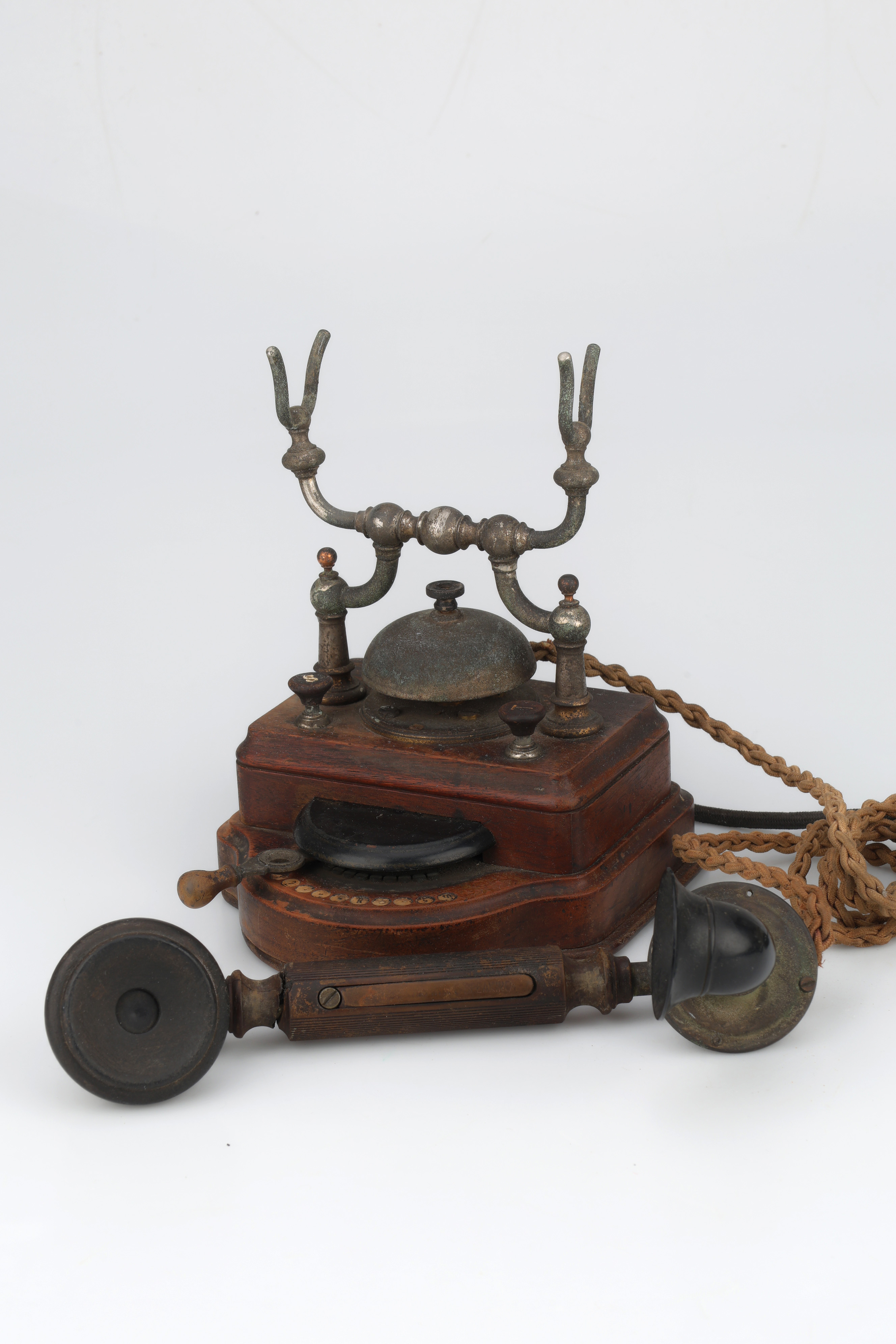 Lot 220 - An L.M. Ericsson HA150 Table Top Intercom