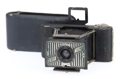 Lot 134 - An Ensign Midget Model 22 Folding Camera